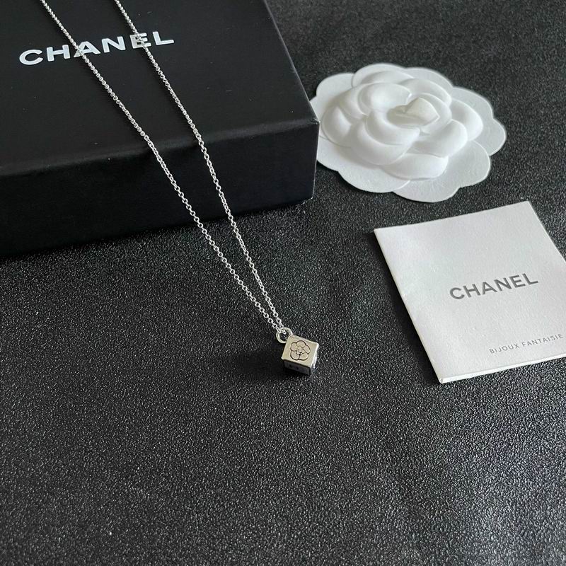 Chanel Necklace 03yxs237